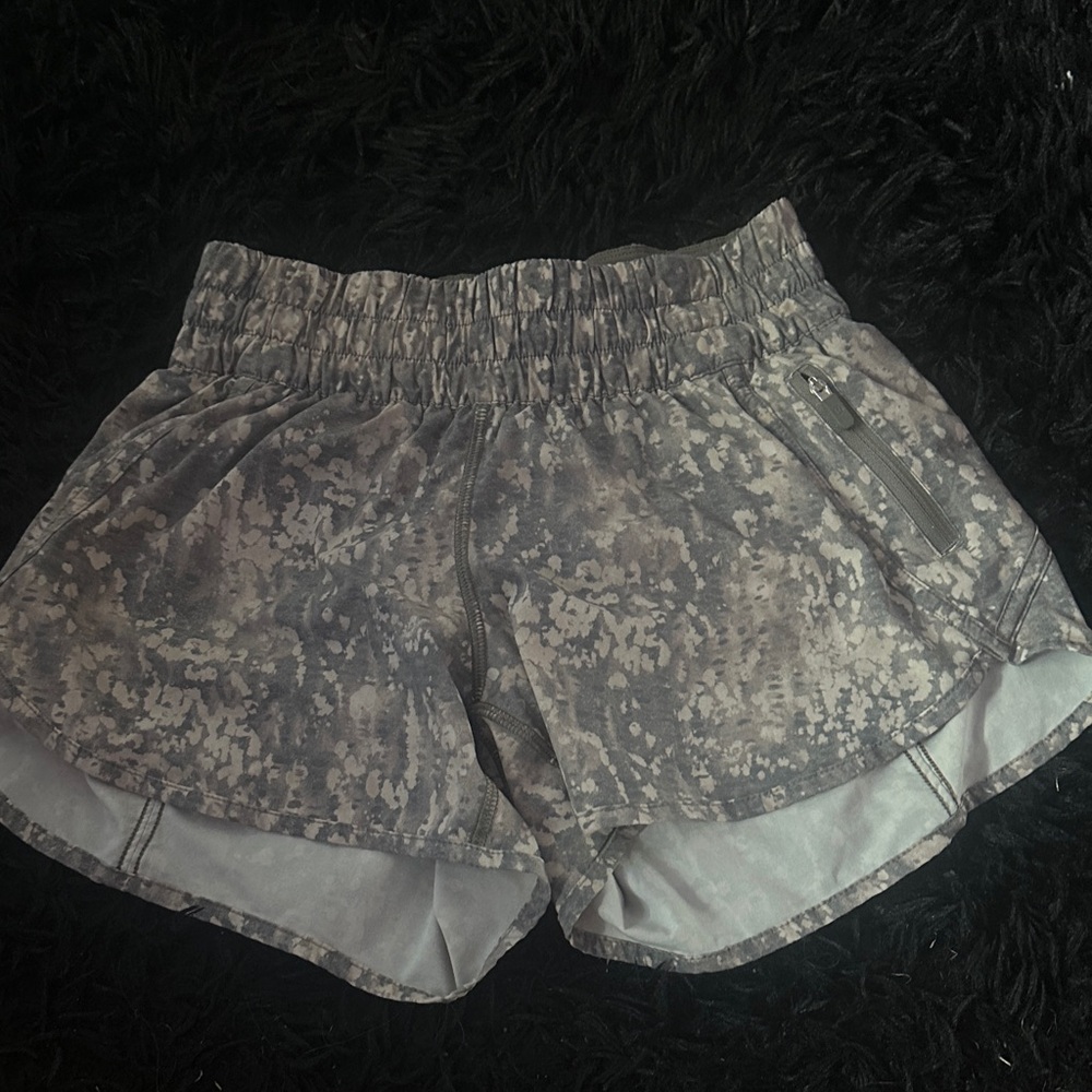 grey lulu shorts